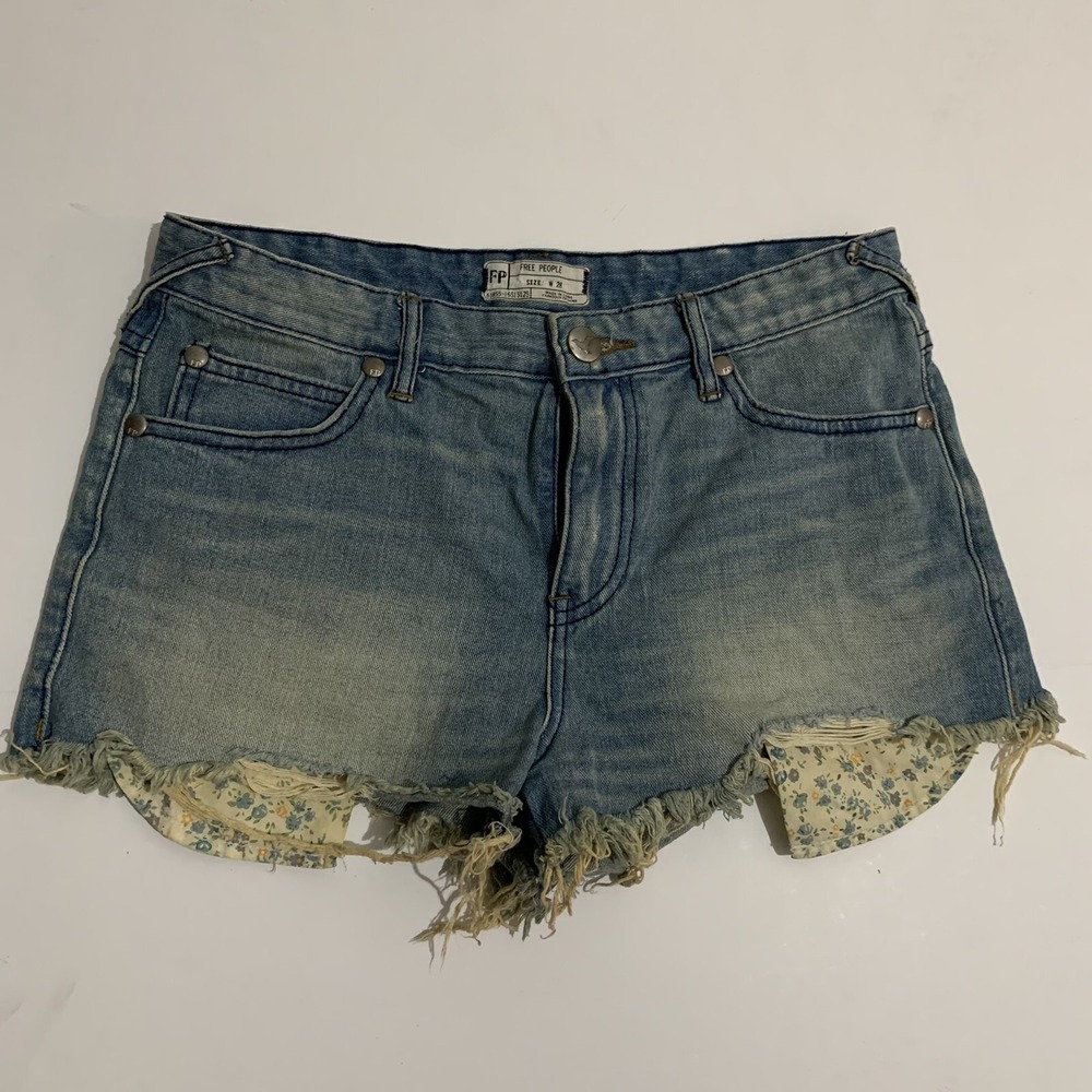 Free People Women Frayed Tattered Floral Jean Shorts Blue Size 28 Cut-Off